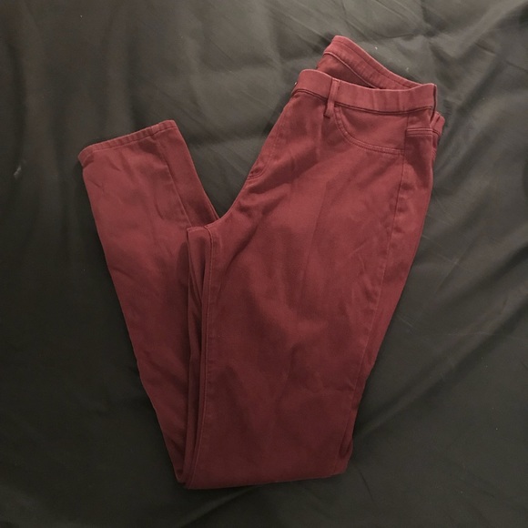 Burgundy women cropped leggings pants from Uniqlo - Picture 1 of 3